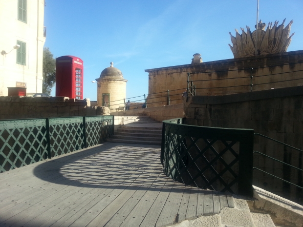 Footbridge by Victoria Gate