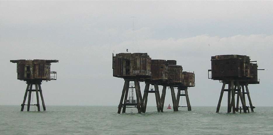 Red Sands Fort full perspective July 20007