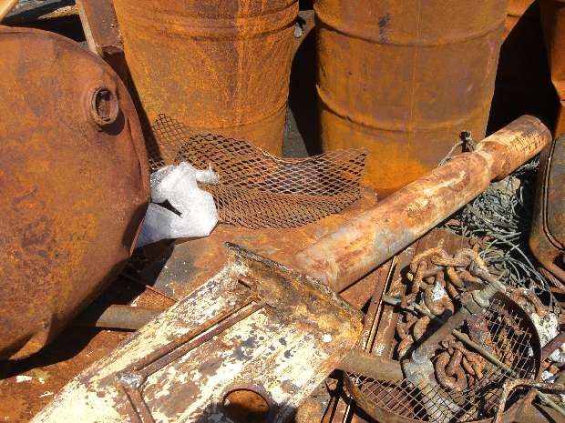 Oil drums & general debris