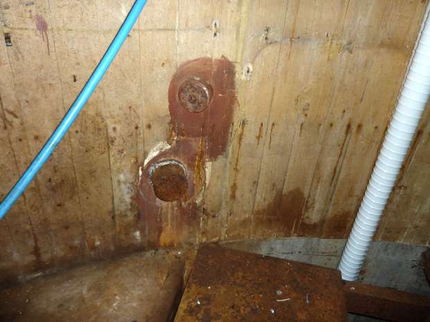 Sea water valve