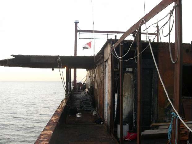 East walkway south
